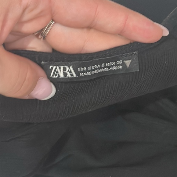 Zara women’s Black Long Sleeve Ruched Top size small - Picture 8 of 8